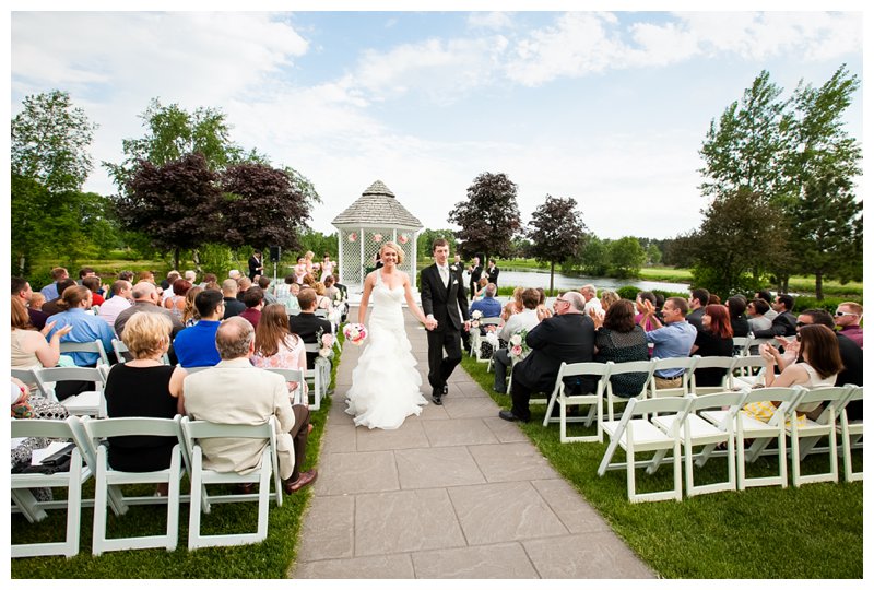 Minnesota wedding photographer, Majestic Oaks Golf Club, wedding ceremony, just married, couple, bride, groom