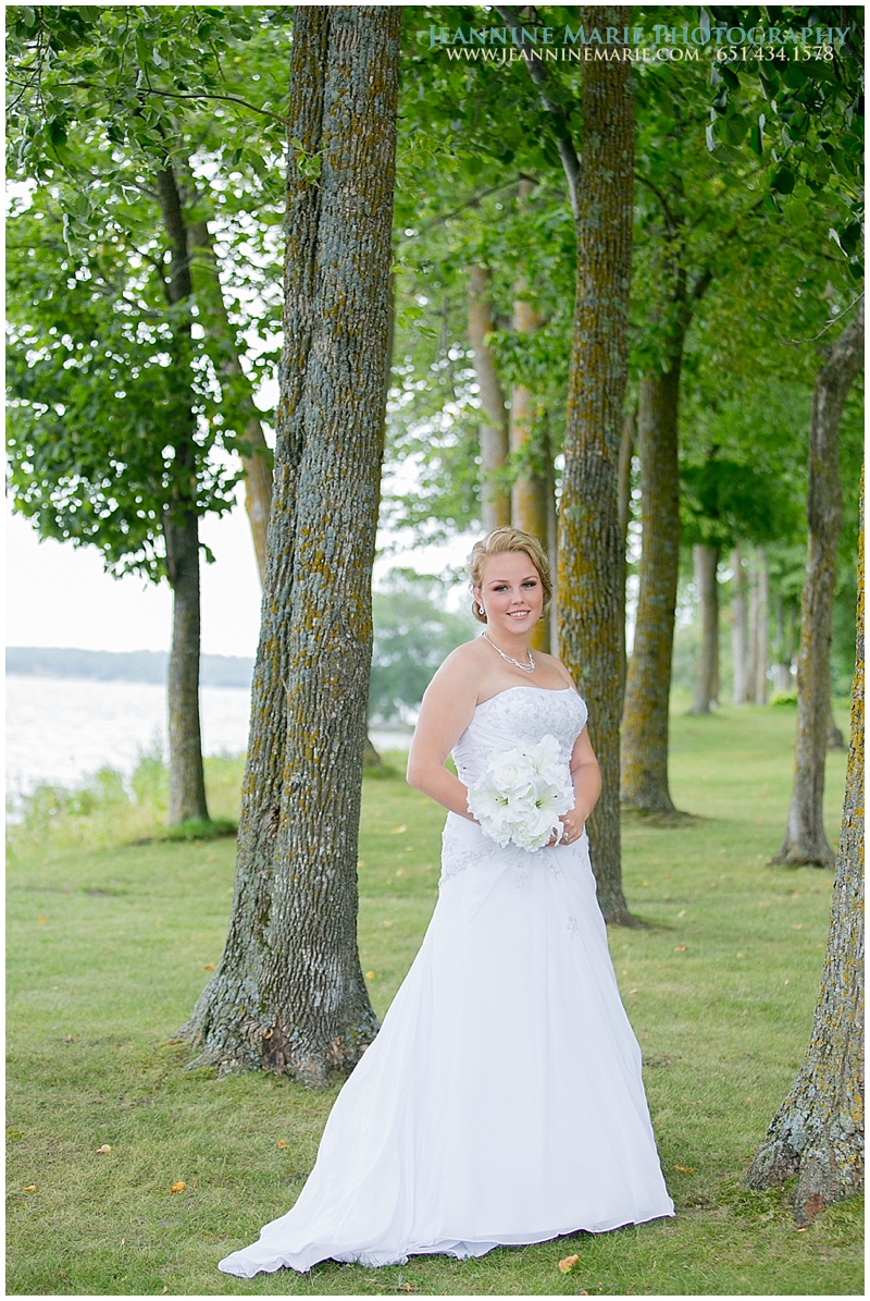 bridal poses, wedding dress, bridal gown, Anderson's Horseshoe Bay Resort, northern minnesota wedding, Twin Cities wedding photographer, Jeannine Marie Photography