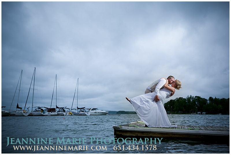 bride and groom poses, wedding day portraits, must have wedding shots, wedding photos on the lake, Anderson's Horseshoe Bay Lodge, Northern Minnesota wedding venues, Twin Cities wedding photographer, Jeannine Marie Photography_0497