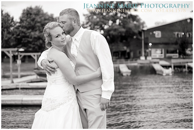 bride and groom poses, wedding day portraits, must have wedding shots, wedding photos on the lake, Anderson's Horseshoe Bay Lodge, Northern Minnesota wedding venues, Twin Cities wedding photographer, Jeannine Marie Photography_0499