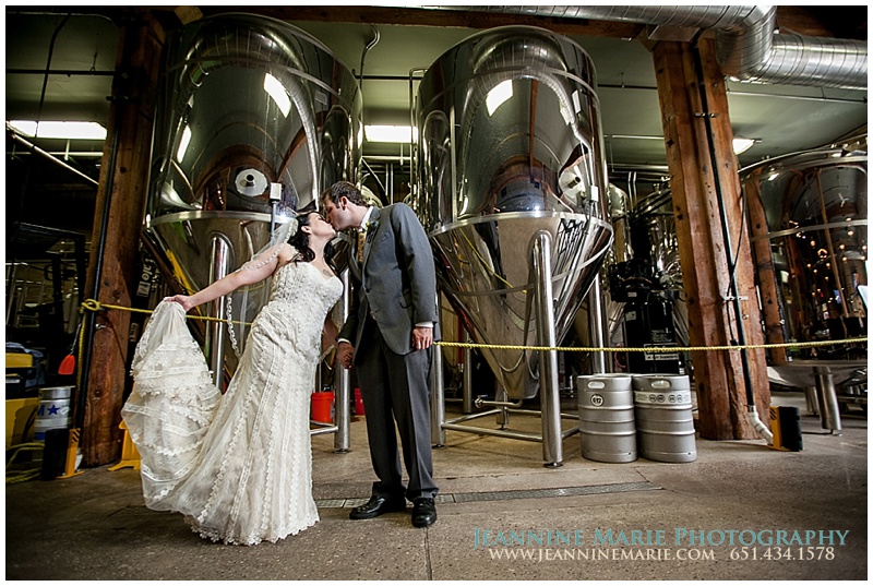 couples poses ideas, wedding day poses, bride and groom portraits, 612Brew, Minneapolis wedding venues, brewery wedding, Twin Cities wedding photographer, Jeannine Marie Photography_0518