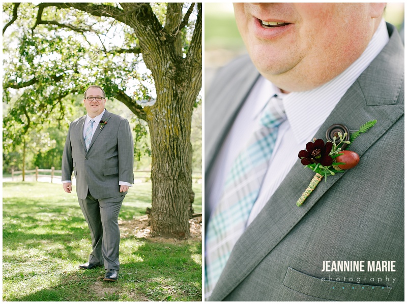 Cannon River Winery, Jenna A Events, Couture Floral, groom, gray suit, Persona Custom Clothing, boutonniere, winery wedding, outdoor wedding