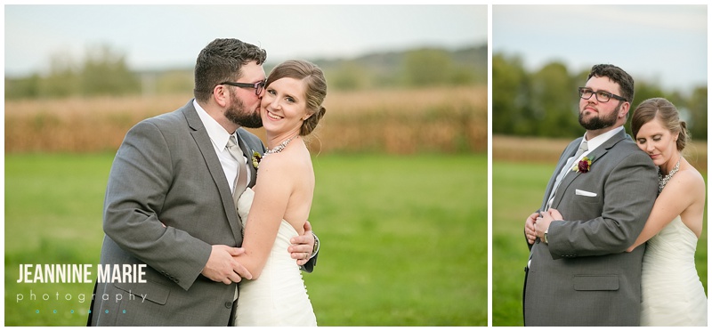 Edgewood Farm, bride, groom, kiss, poses, portraits, couple