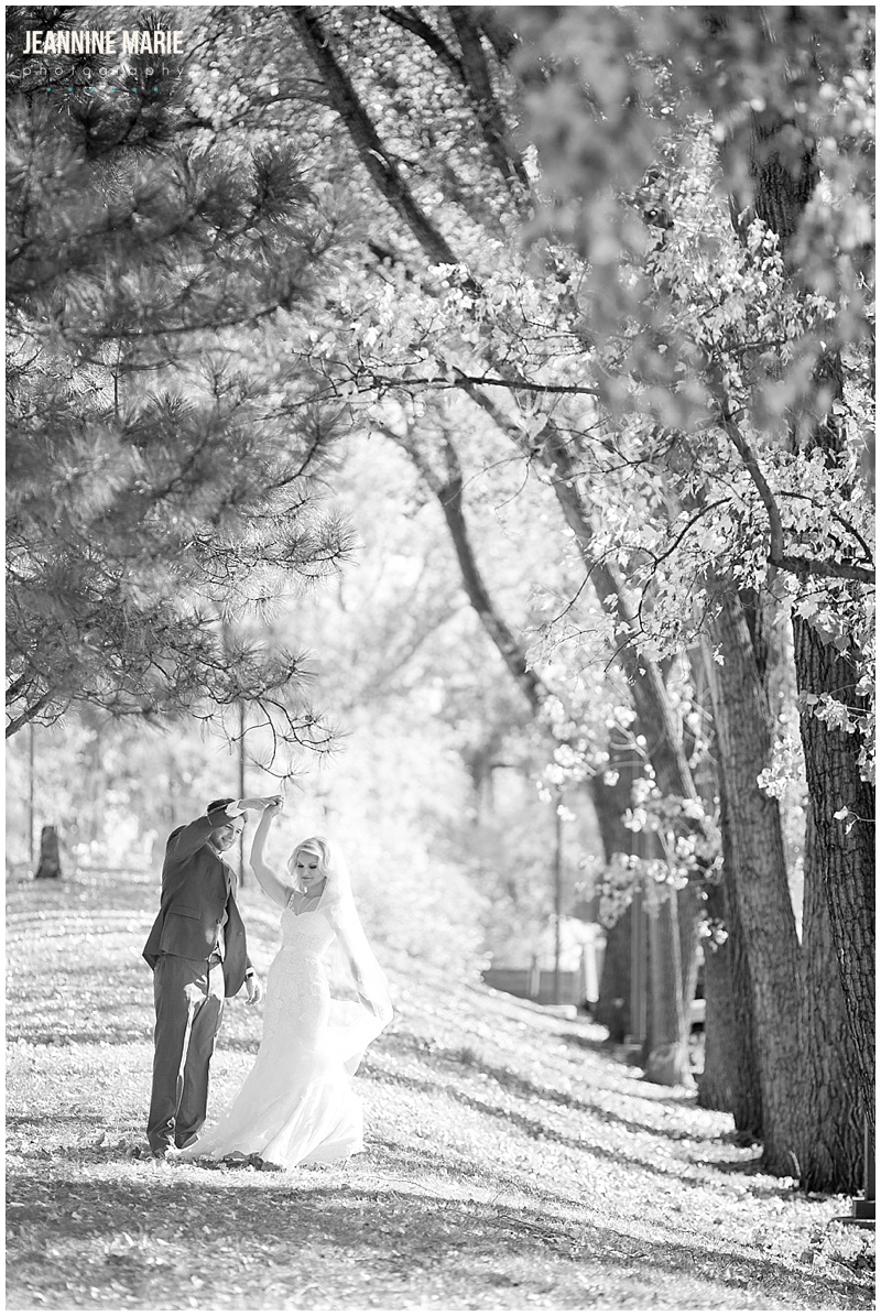 Nicollet Island Pavilion, black and white photo, bride, groom, wedding, dancing, trees, outside, portraits, couple, poses