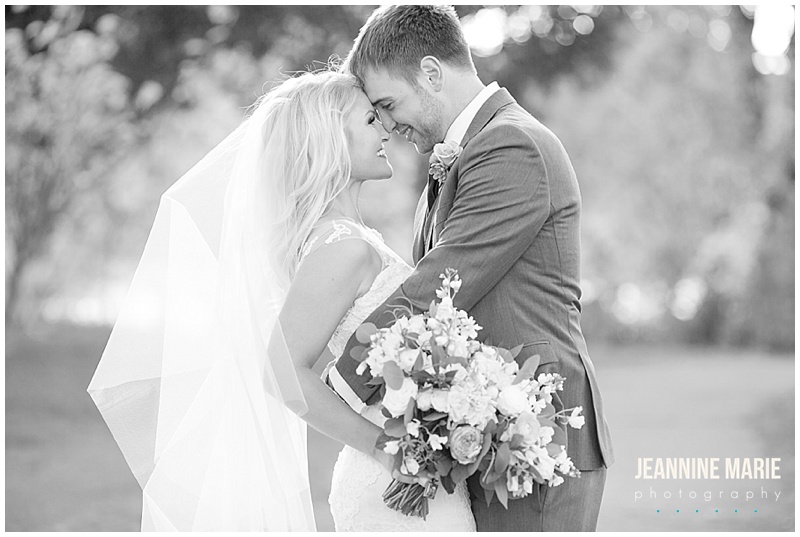 Nicollet Island Pavilion, black and white photos, bride, groom, wedding, fall wedding, flowers, black and white photo