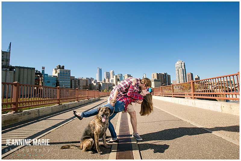 Stone Arch Bridge, Minneapolis, couple, kiss, dip, dog, city skyline
