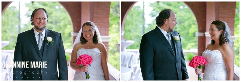 Glensheen Mansion, Duluth wedding, first look, first look ideas, bride, groom, pink wedding