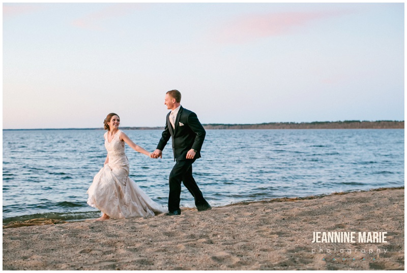 Bemidji wedding, hampton inn, Minnesota wedding, lake, beach, bride, groom, walk, wedding photos, wedding portraits