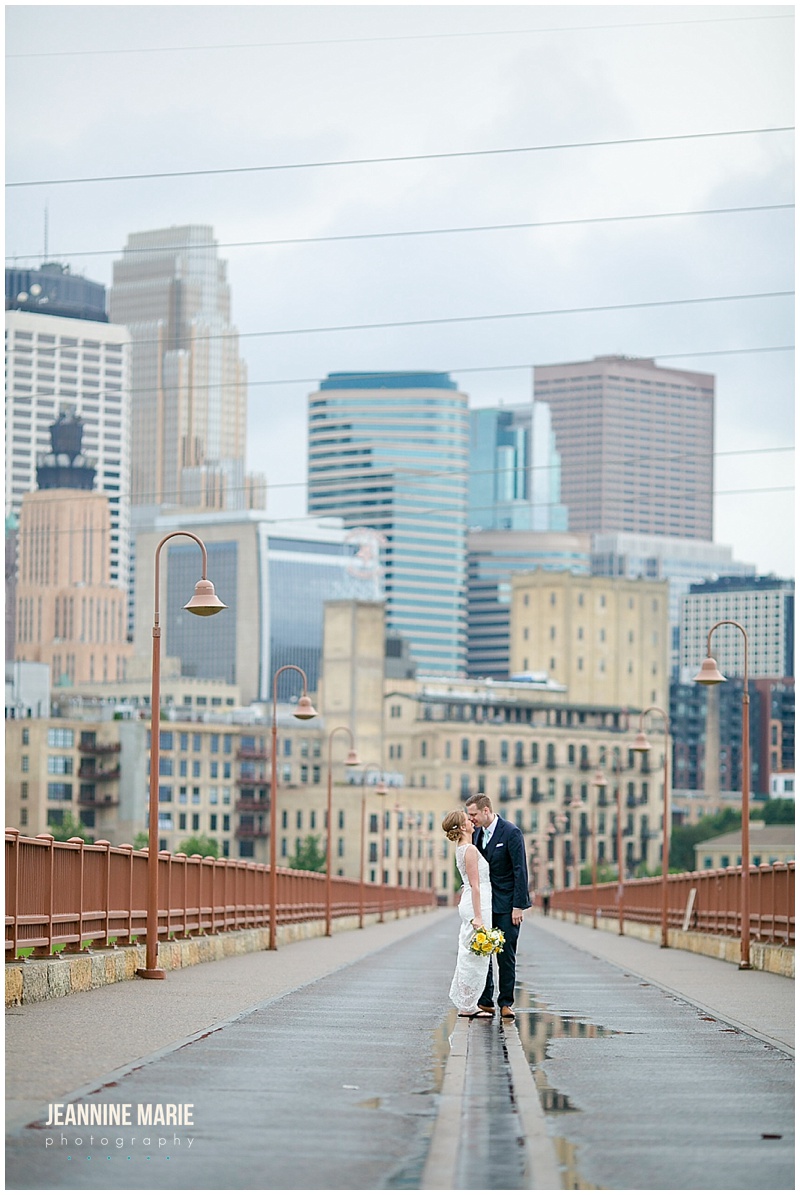 Stone Arch Bridge, bride, groom, wedding, wedding photos, wedding portraits, Minneapolis wedding, Minneapolis wedding photos,, city skyline, wedding