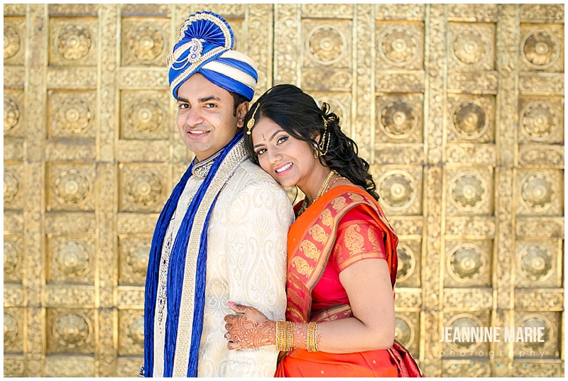 Hindu Temple of Minnesota, bride, groom, wedding, Indian wedding, Minnesota wedding, Hindu wedding, wedding portraits, red wedding gown