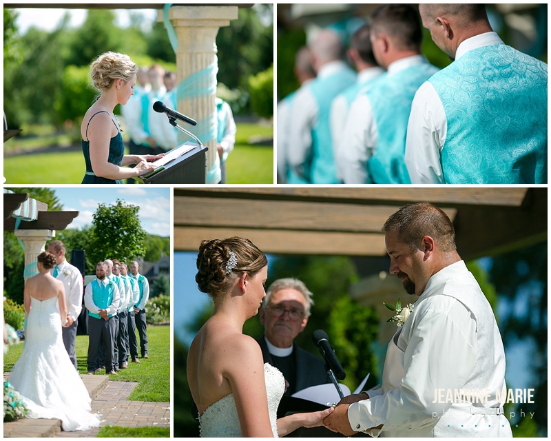 Brackett's Crossing, wedding, wedding ceremony, outdoor wedding, groomsmen, bride, groom