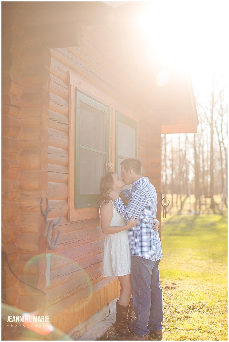 cabin engagement session, woods engagement session, cabin, Minnesota engagement session, couple, poses