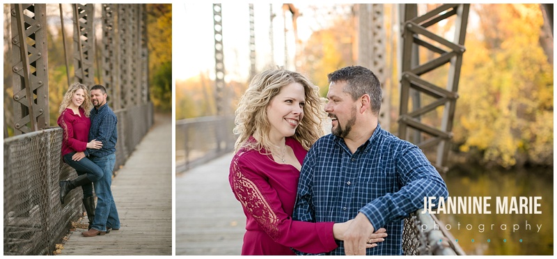 Boom Island Park, fall engagement, Minneapolis, engagement photos, engagement poses, engagement outfits, Minnesota engagement, fall engagement photos, fall engagement session