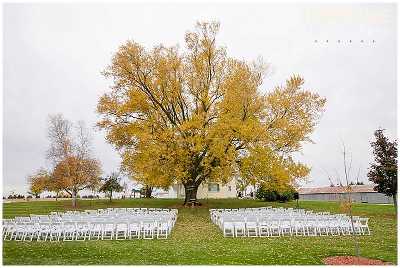 Deglman Farm, farm wedding, Minnesota farm wedding, outdoor wedding, fall wedding, autumn wedding, wedding, barn