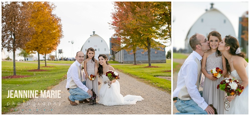 Deglman Farm, farm wedding, barn wedding, rustic wedding, country wedding, fall wedding, wedding, autumn wedding, family portraits, bride, groom, flower girl