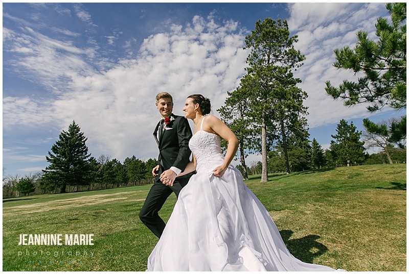 Bemidji Town and Country Club, Bemidji wedding venues, Minnesota wedding, Bemidji wedding, bride, groom, wedding portraits
