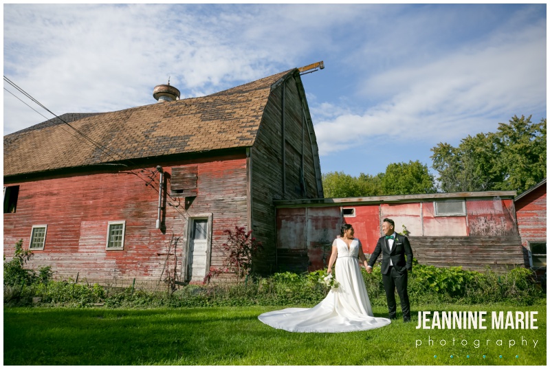 rustic, barn, bride, groom, Cedarhurst Mansion, mansion wedding, Twin Cities mansions, Jeannine Marie Photography, Minnesota wedding photographer, Cedarhurst wedding photographer, Saint Paul wedding photographer, Minnesota wedding photographer, summer wedding, emerald green wedding, Minnesota Bride, Sky Focus Films, Shirley's Catering, Auntie Bee's Cakery, Apres Event and Tent Rental, Kimmy Tran Designs, Yousedy Beauty, Sophia Thao, Annika Bridal, Calla Blanche, Raffine Bridal, Essence of Australia, Vince Camuto, RosyRoseStudio, Rogers & Holland, House of Wu, Indochino, N & MK Event Planning