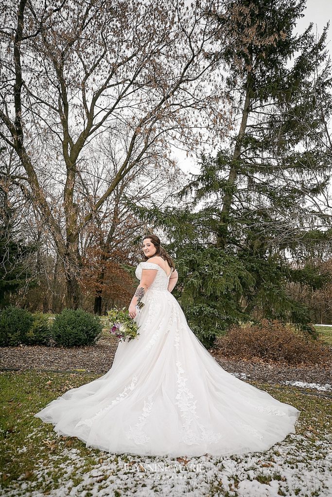 Bride, Bouquet, Flowers, Wedding, Pose, Winter, Outdoor, Killarney Golf Course, Portrait, Photography