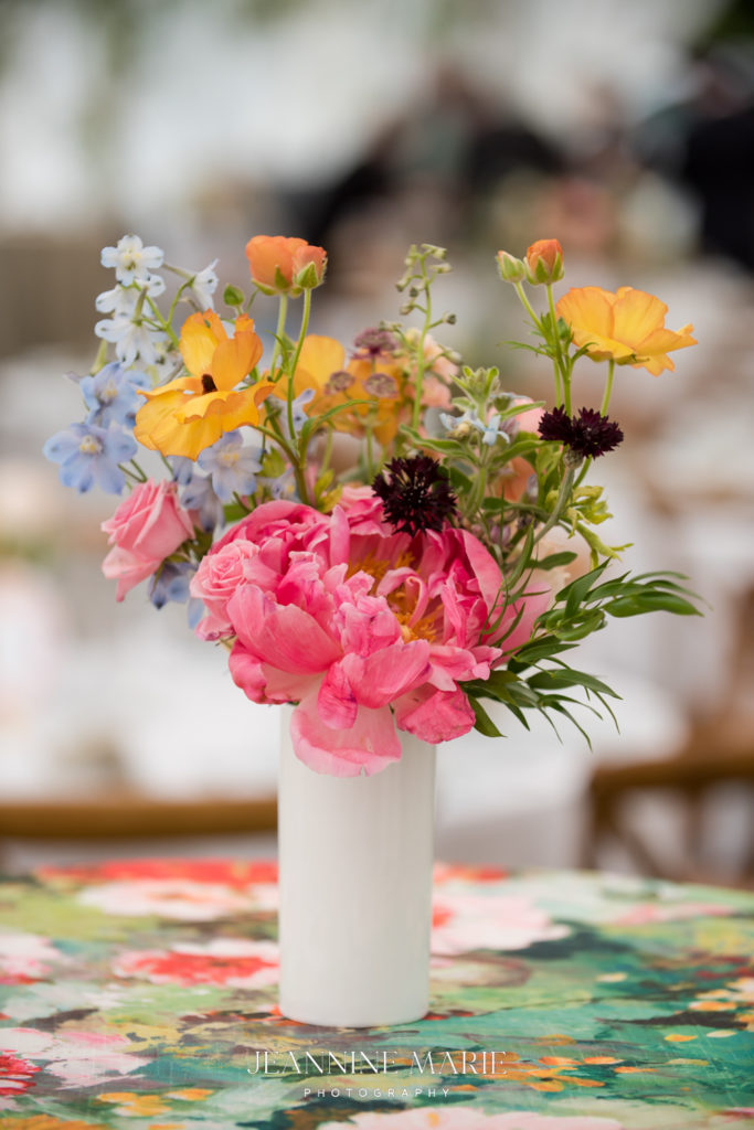 Wedding floral ideas, picture taken by Jeannine Marie Photography at duluth wedding