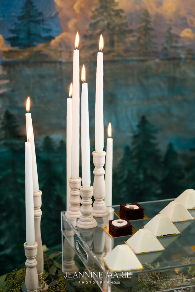 Candle wedding decor ideas photographed by Minneapolis photographer Jeannine Marie Photography