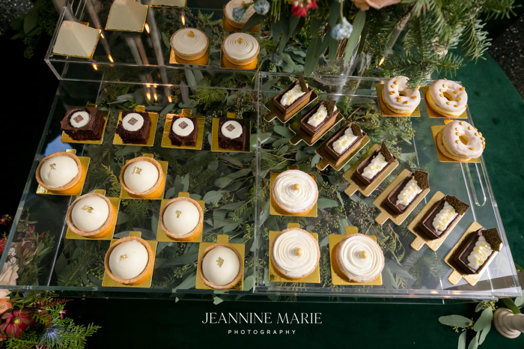Wedding dessert ideas photographed by West Saint Paul photographer Jeannine Marie Photography