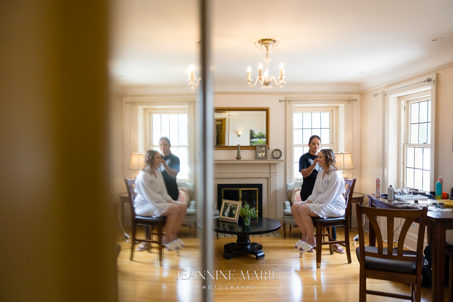 Wedding getting ready ideas photographed by Twin Cities wedding photographer Jeannine Marie Photography
