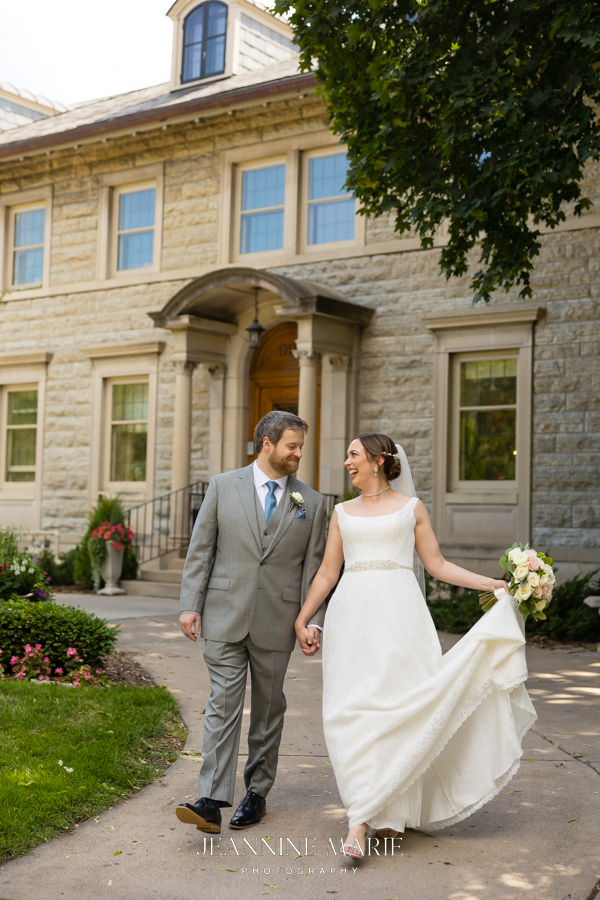 Micro wedding photographed by Twin Cities wedding photographer Jeannine Marie Photography