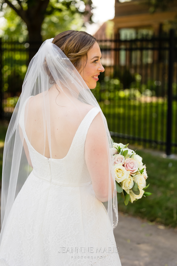 Wedding at the Saint Paul College Club photographed by Minnesota wedding photographer Jeannine Marie Photography