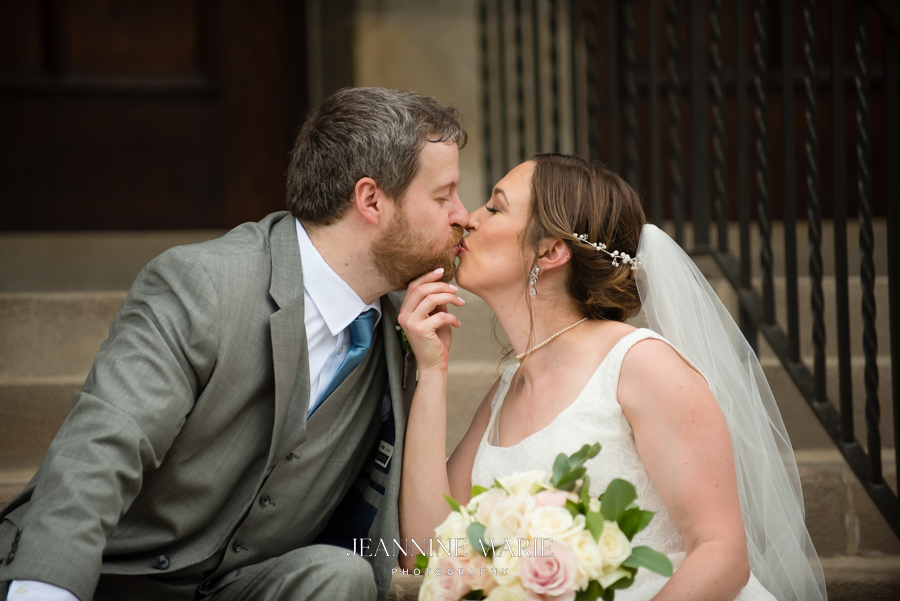 Wedding at Saint Paul College Club photographed by Minneapolis wedding photographer Jeannine Marie Photography