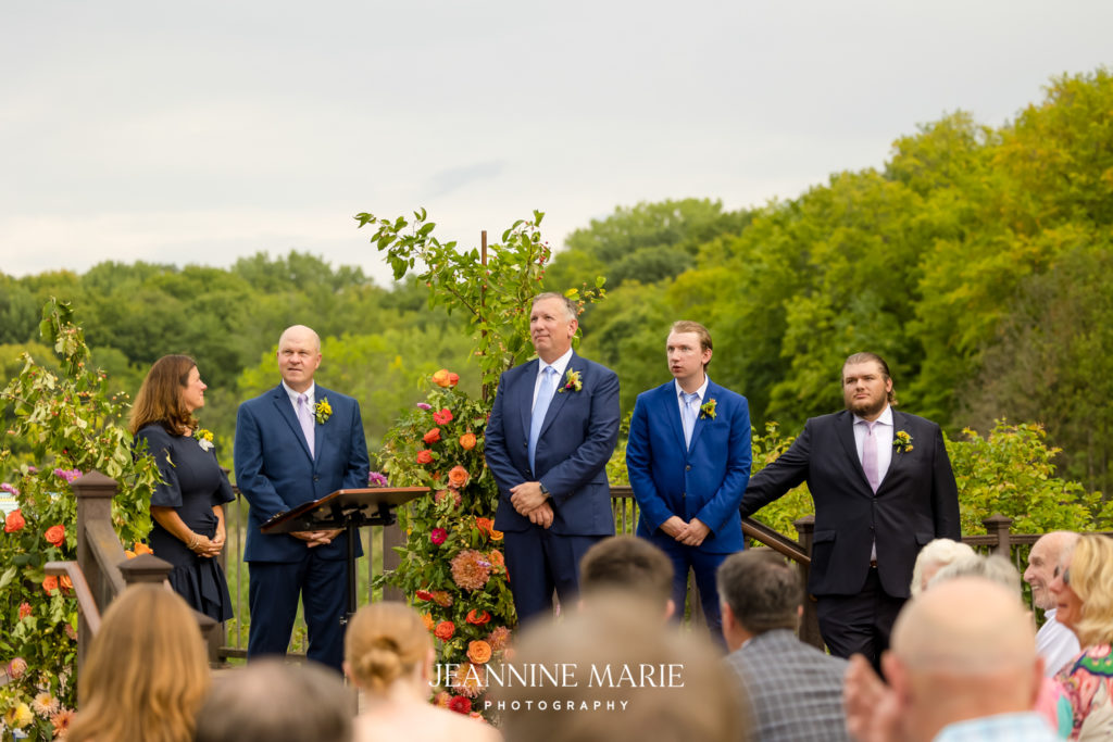 Minnesota outdoor wedding photographed by Minnesota wedding photographer Jeannine Marie Photography