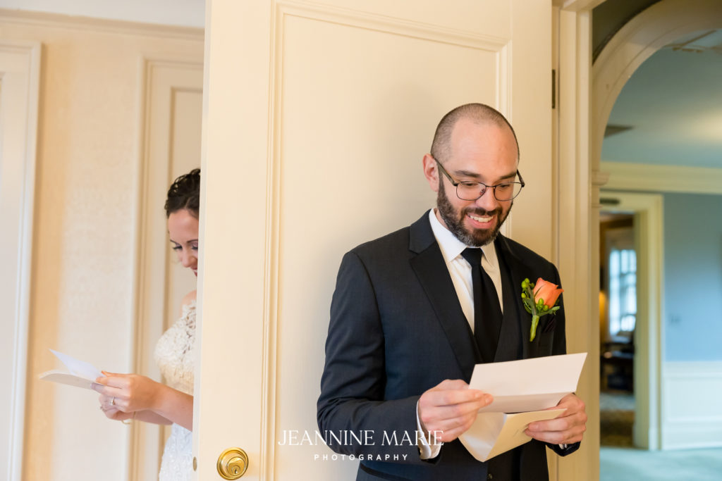 Wedding at the Saint Paul College club photographed by Minneapolis wedding photographer Jeannine Marie Photography