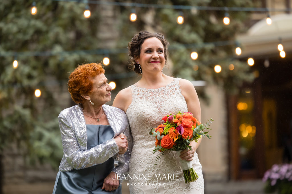 Wedding at the Saint Paul College club photographed by minnesota wedding photographer Jeannine Marie Photography