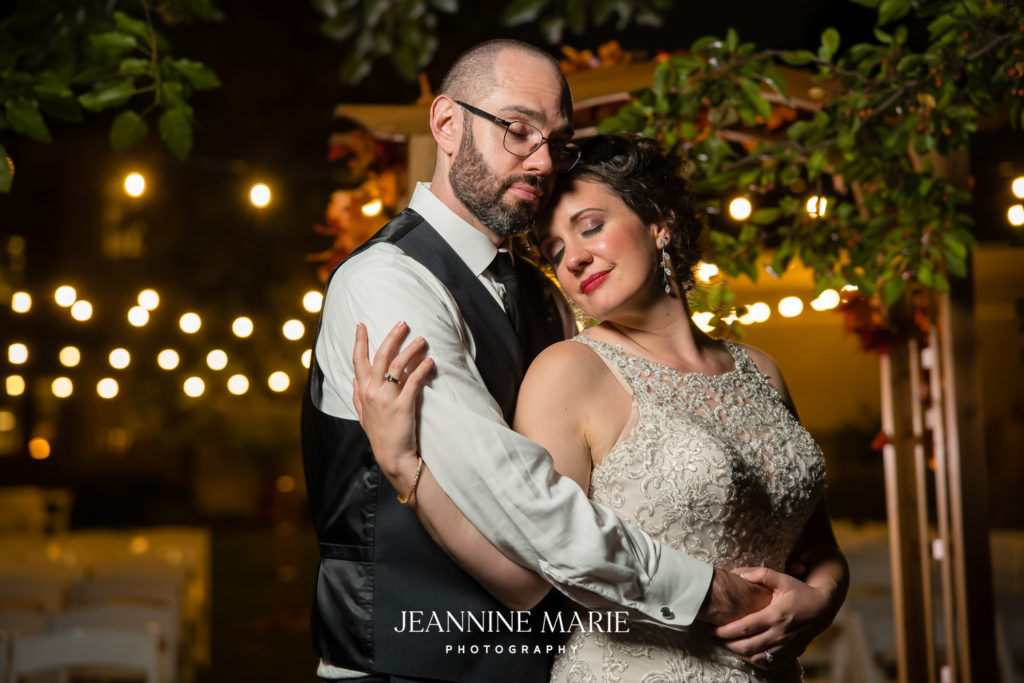 Wedding at the Saint Paul College club photographed by minnesota photographer Jeannine Marie Photography
